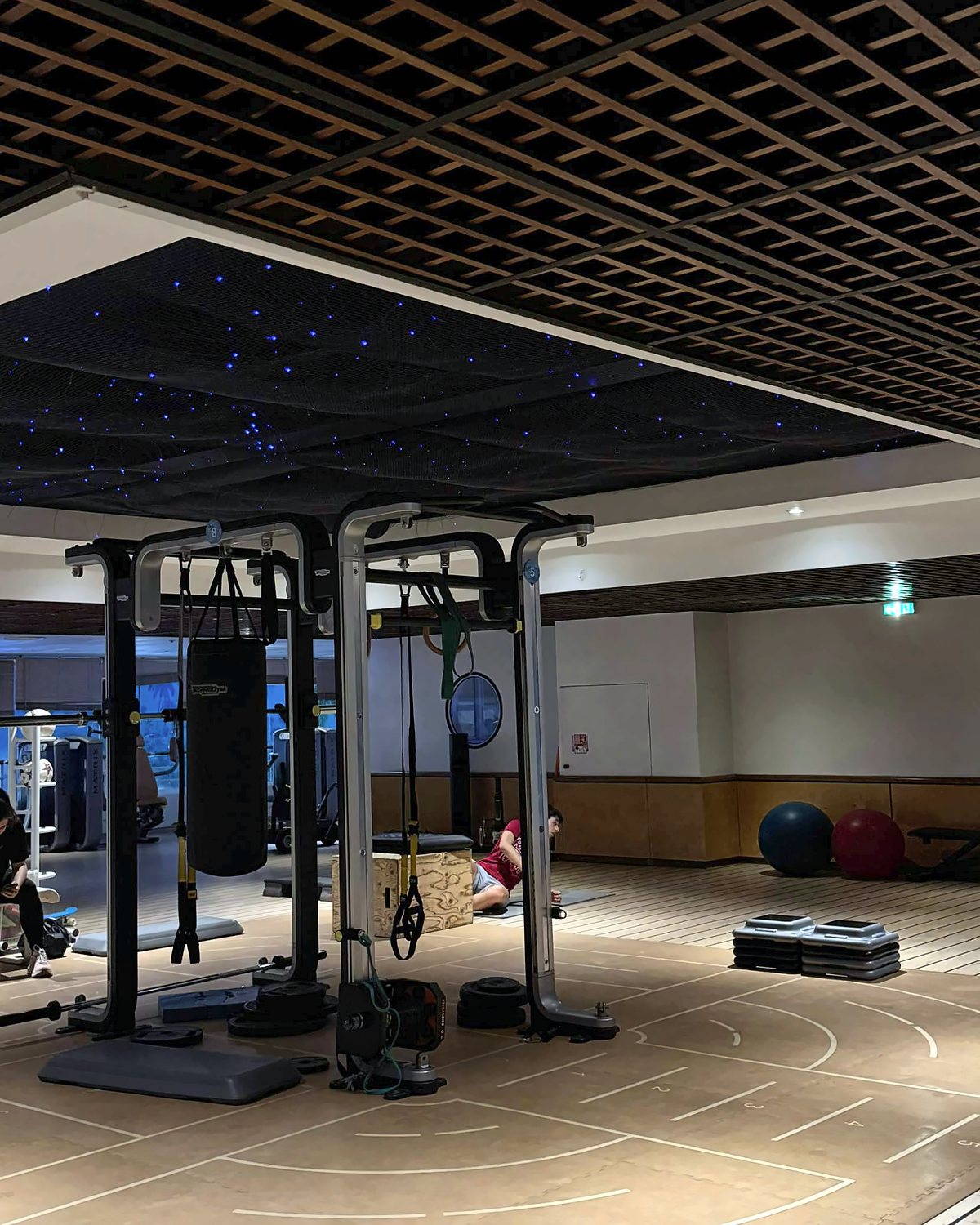 Rig et suspension, cabinet Aquaboulevard